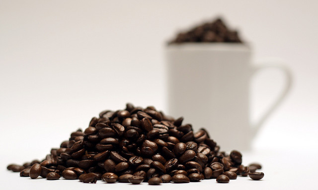 Lợi – hại của caffeine với làn da