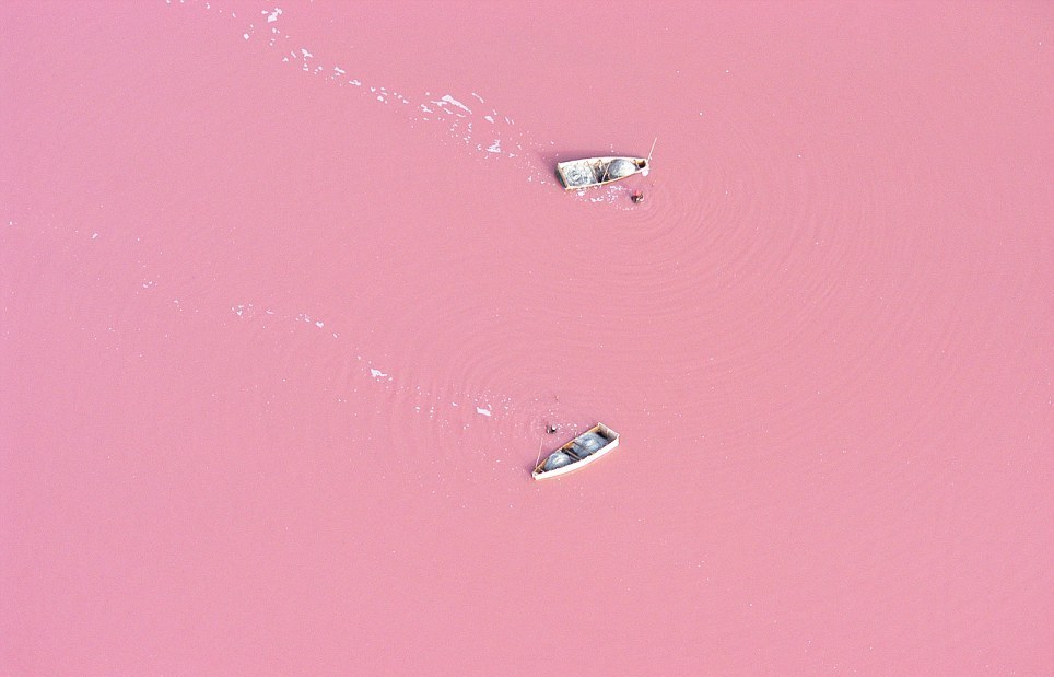 Hồ Retba ở Senegal