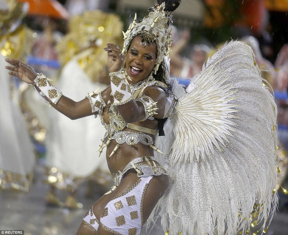 Lễ hội không thể thiếu vắng vũ điệu samba cuồng nhiệt