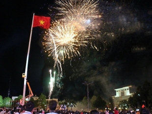 Đắk Lắk đề nghị được bắn pháo hoa trong lễ hội cà phê 2017