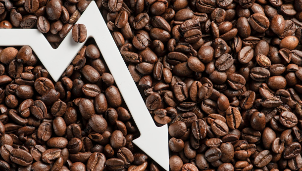Giá cà phê ngày 17/12/2022: phiên cuối tuần giảm mạnh