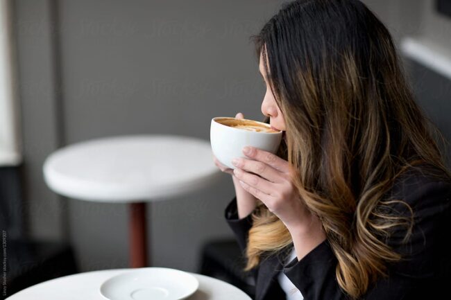 Cách uống cà phê giúp ngăn ngừa tăng axit dạ dày