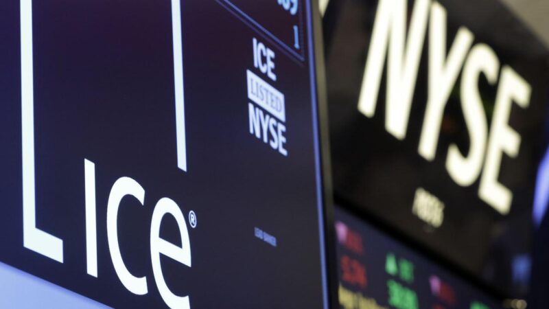 sàn giao dịch hàng hóa ICE mua lại sàn chứng khoán NYSE Euronext với giá 8,2 tỉ đô la Mỹ