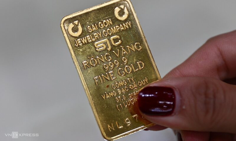 Giá vàng ngày 8/8: Vàng miếng SJC neo ở mức cao kỷ lục