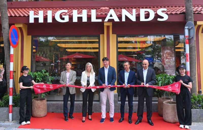 Highlands Coffee khai tưởng quán cà phê thứ 1.000